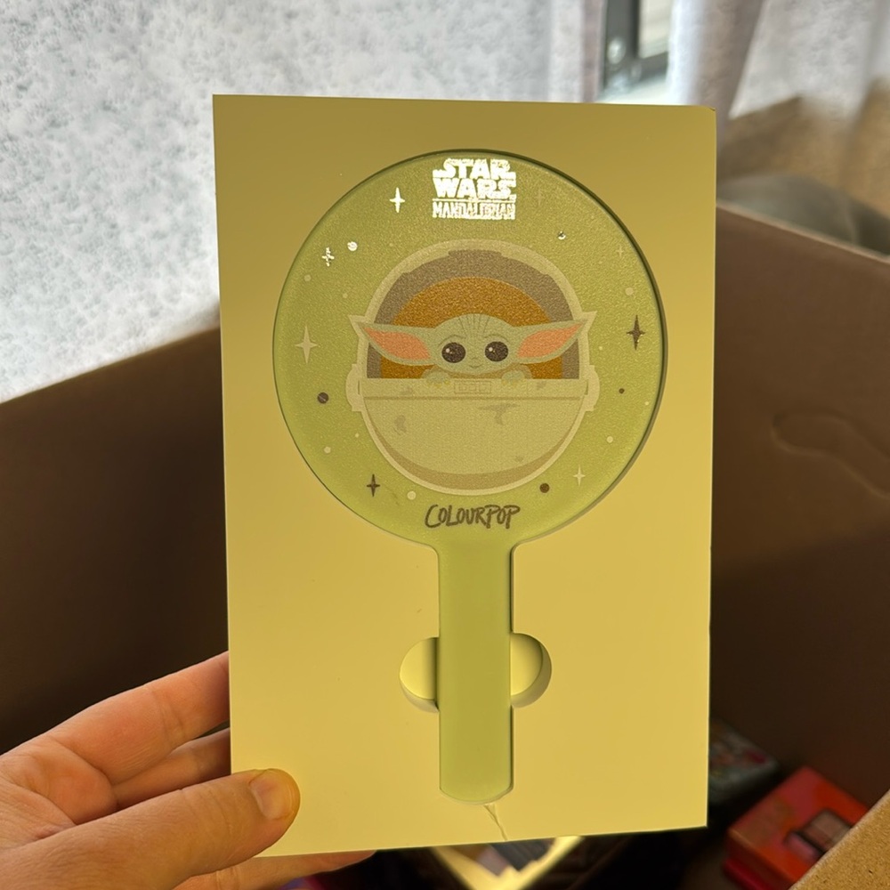 Mandalorian x colourpop mirror 🪞 ✨